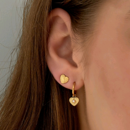 Afbeeldingen van Hartjes vormige oorbellen met patroon - goud