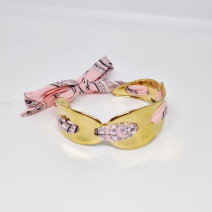 Afbeeldingen van Open armband met stof rose