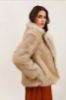 Afbeeldingen van Imitatie bontjas beige