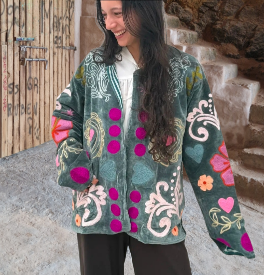 Afbeeldingen van Velvet Jacket You are Loved