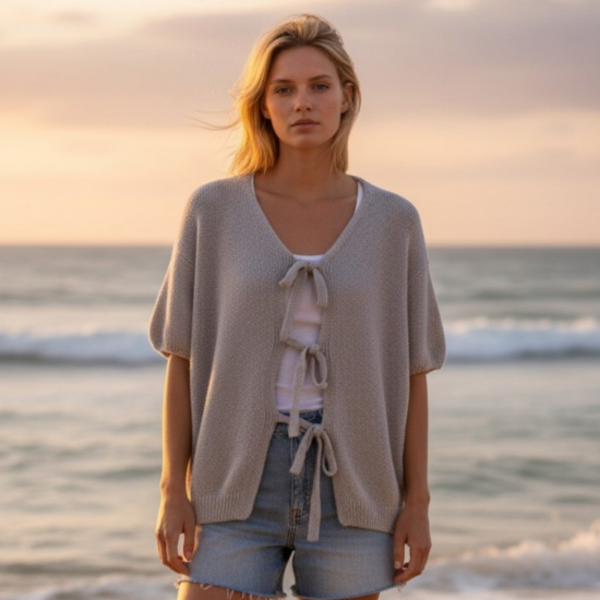 Afbeeldingen van Gebreid vest met striksluiting en korte mouwen - beige