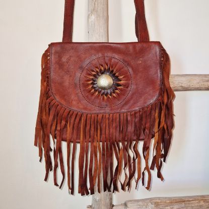 Afbeeldingen van Boho Tas leer zon,  bruin franjes.